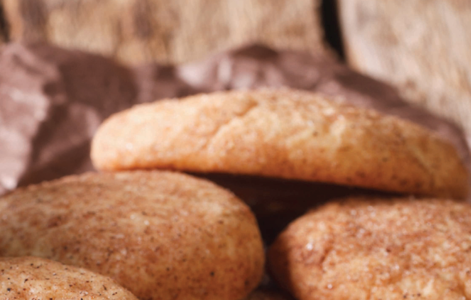 Snickerdoodles: The Cozy Christmas Cookie with a Twist of Cinnamon