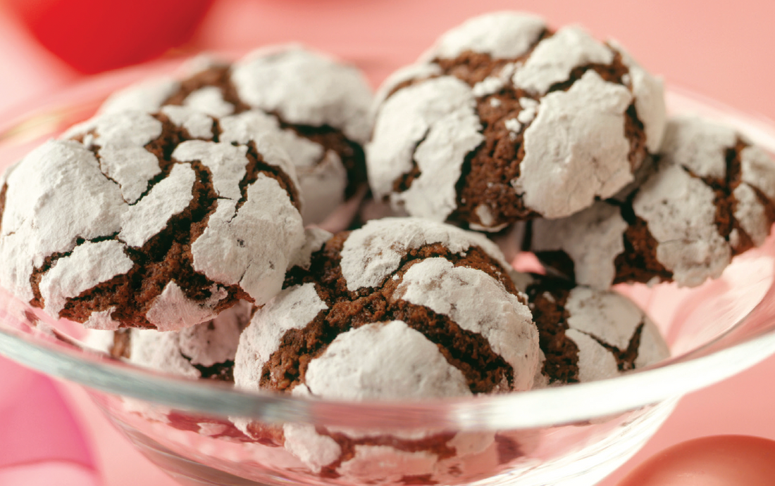 Bake Chocolate Crinkle Cookies for a Cozy Christmas Treat