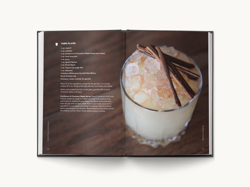 ESSENTIALS: Cocktails: Over 500 Classic Recipes