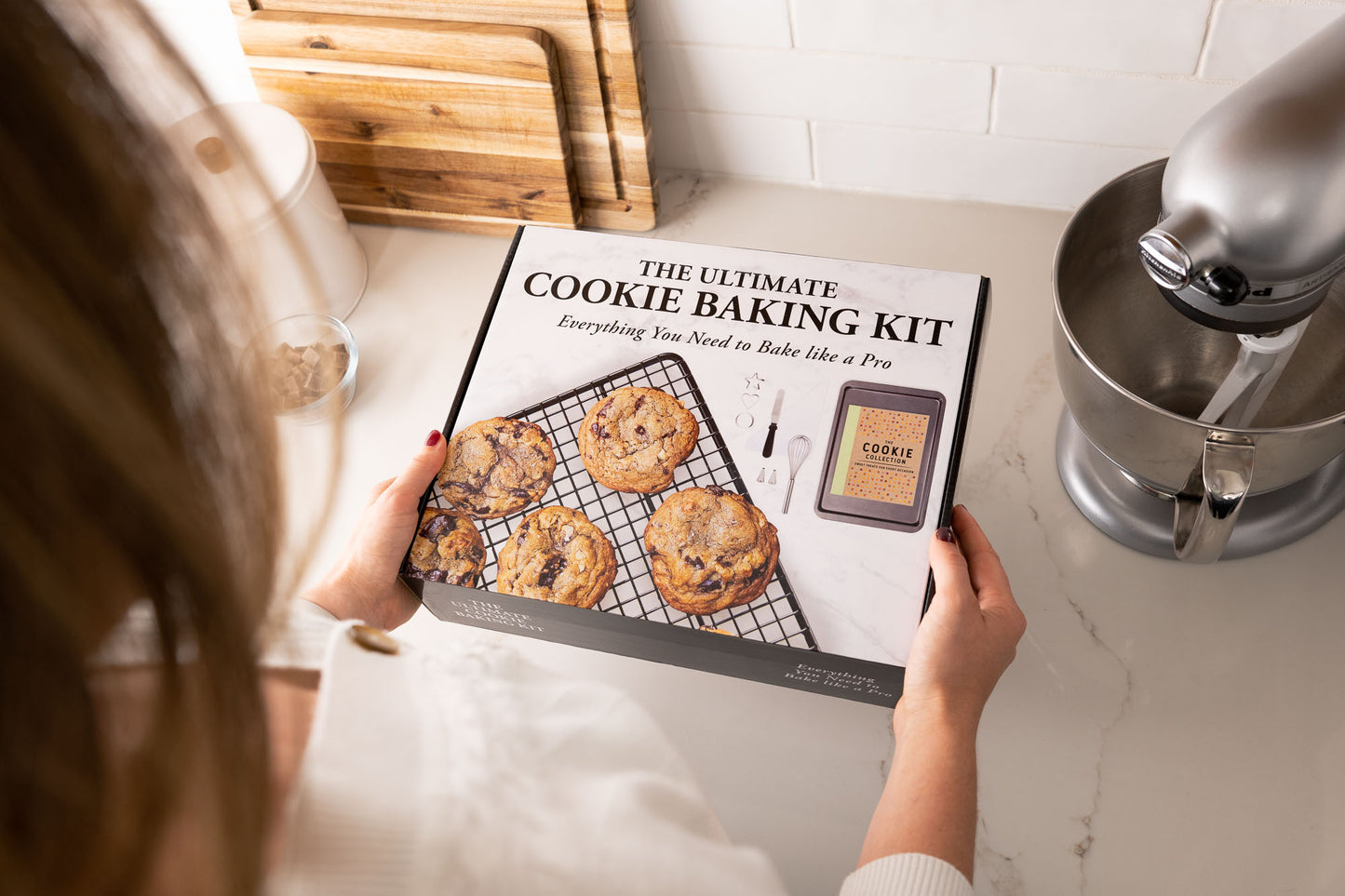 The Cookie Baker's Kit: Over 500 Tasty Recipes for Cookie Lovers of All Ages