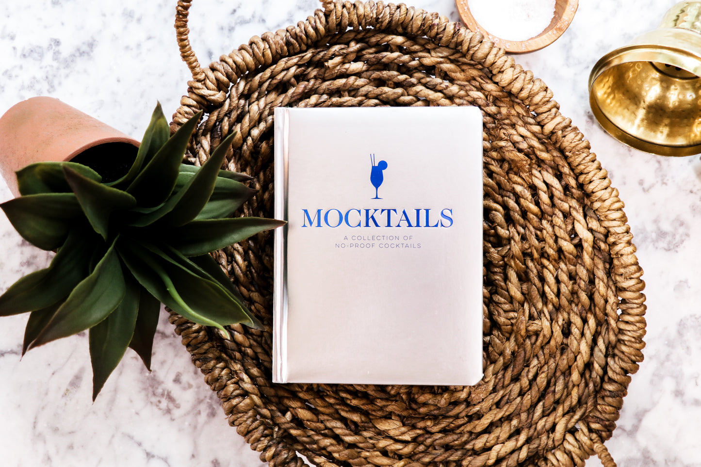 Mocktails: A Collection of Low-Proof, No-Proof Cocktails (Kid-Friendly And Non-Alcoholic Mocktail Recipes)