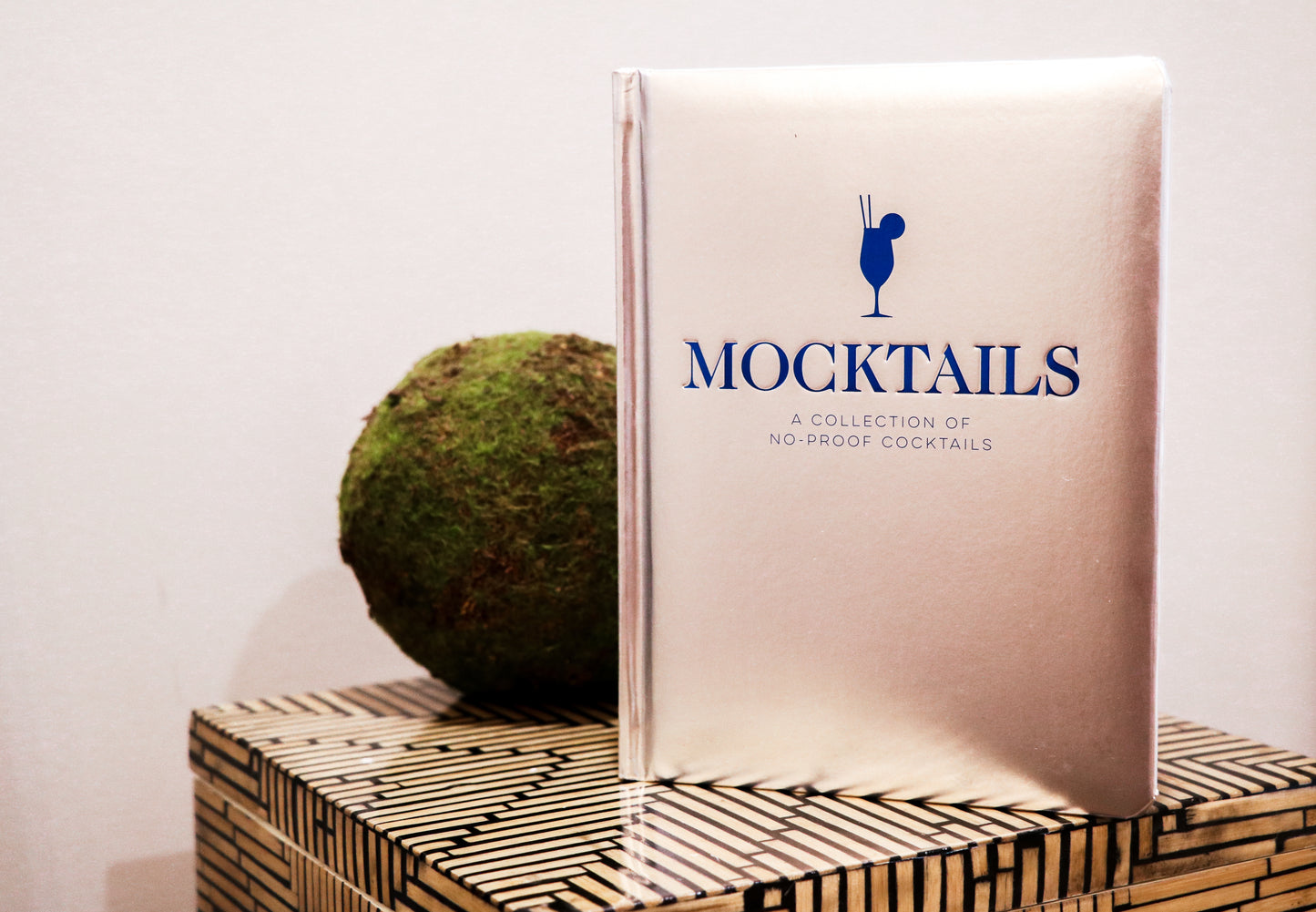 Mocktails: A Collection of Low-Proof, No-Proof Cocktails (Kid-Friendly And Non-Alcoholic Mocktail Recipes)